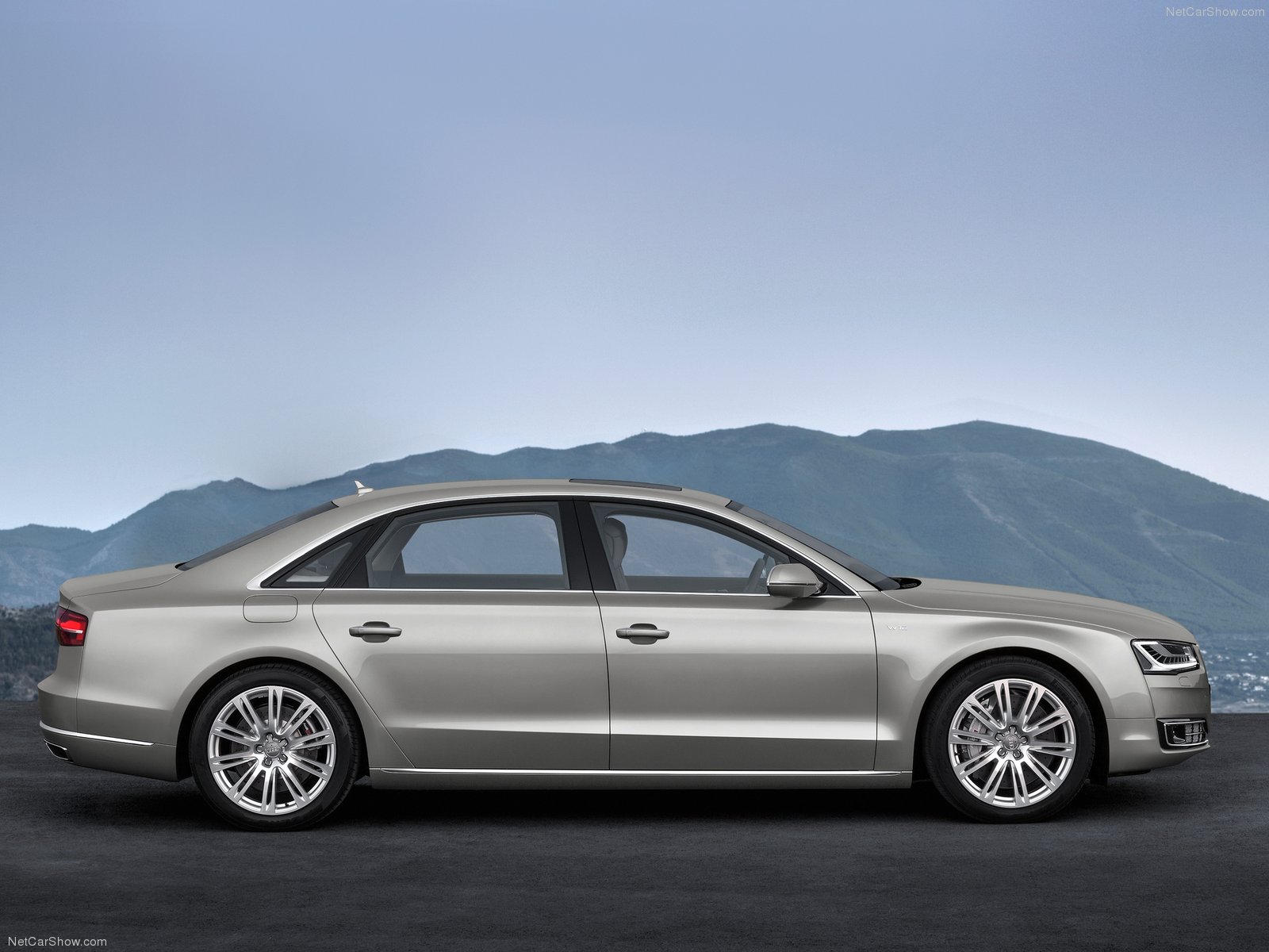 Audi A8L W12 quattro 香港規格、價錢、牌費及介紹文- DCFever.com